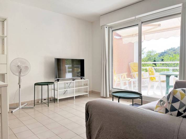 Ganze Wohnung, **Charmantes Ferienwohnung, 200m vom Strand, Terrasse, Parkplatz, 4 Schlafplätze – Le Lavandou** in Cavalière, Le Lavandou