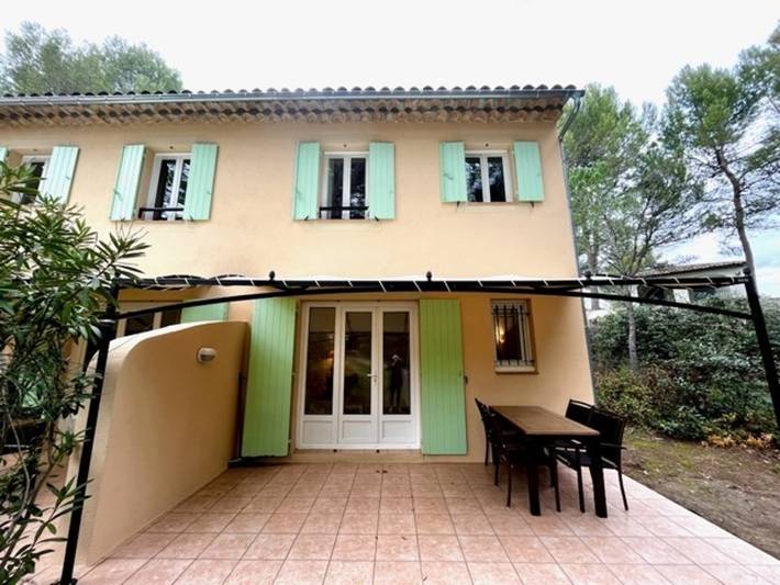 Maison de vacances pour 4 personnes, avec jardin et piscine à Mallemort