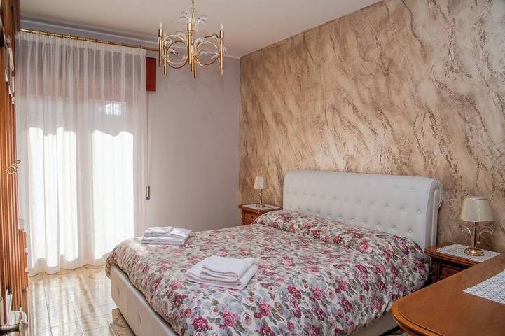 Apartamento entero, Montegrappa House - Large spaces, sleeps 5, fast Wi-Fi, private parking in Zafferana Etnea, Etna
