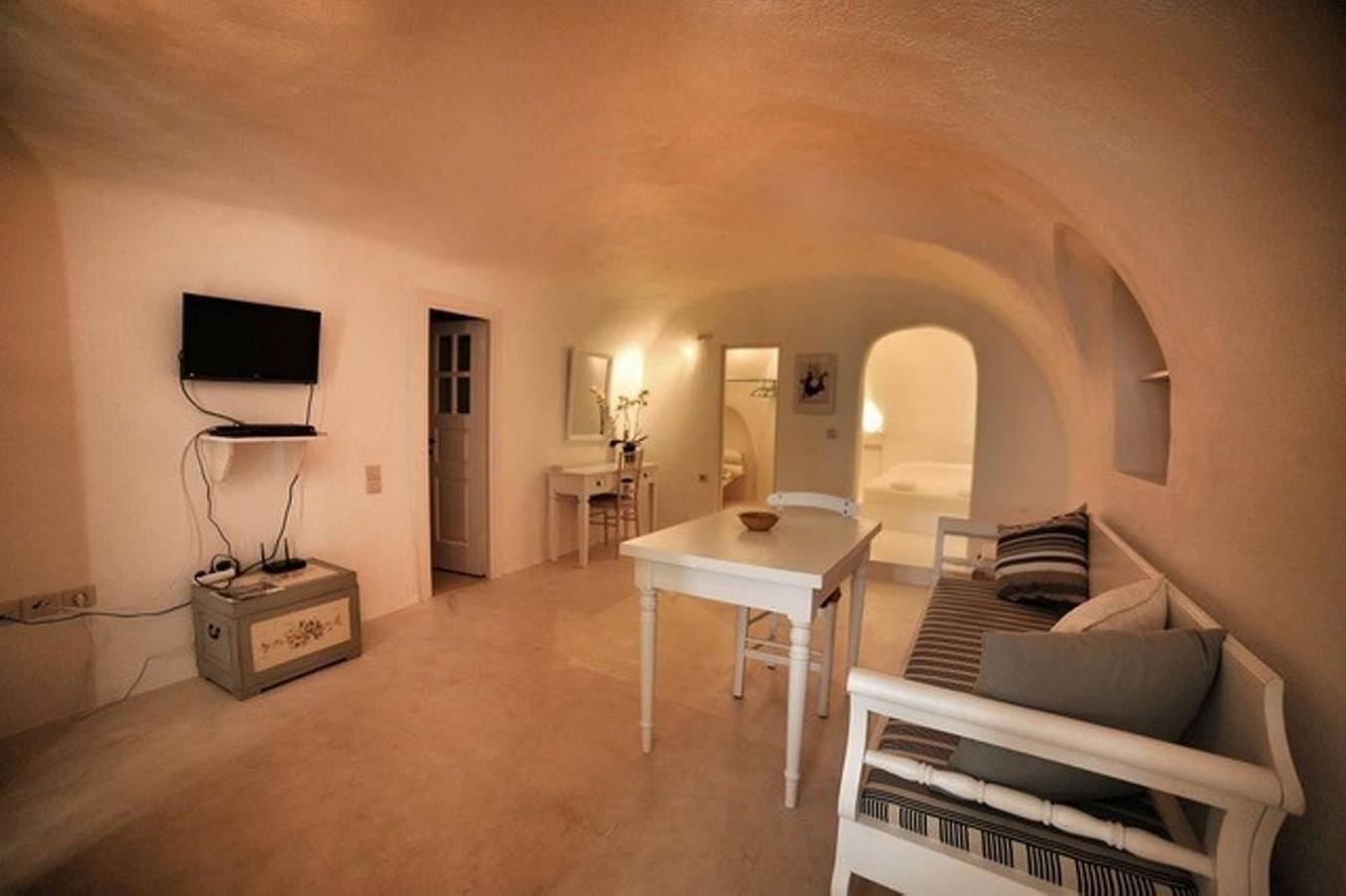 Felicity Villa | Caldera View-Outdoor Hot Tub in Oia, Santorini