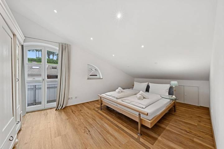 Ferienwohnung für 5 Personen, mit Balkon und Terrasse sowie Seeblick und Ausblick in Gmund - 4