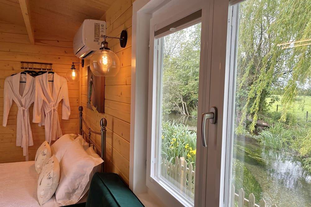 Entire apartment, Beautiful studio style lodge, located in the Kent countryside in Kent
