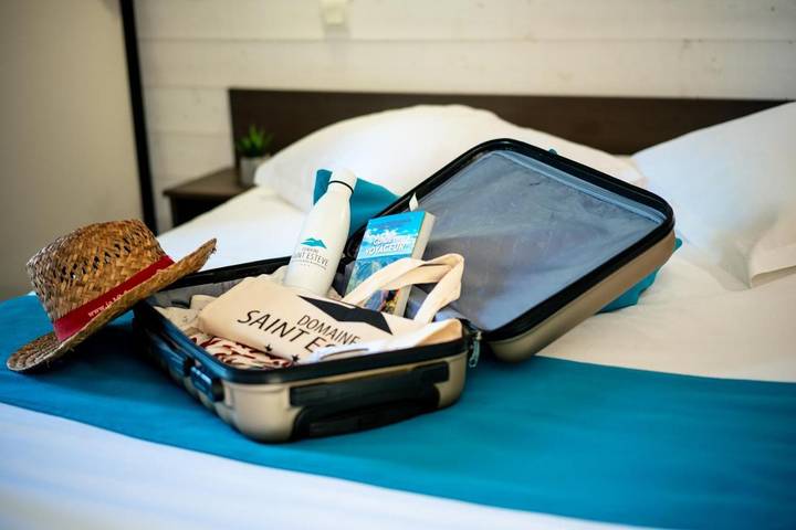 Hôtel pour 2 personnes, avec vue ainsi que jardin et piscine dans l' Aveyron - 3