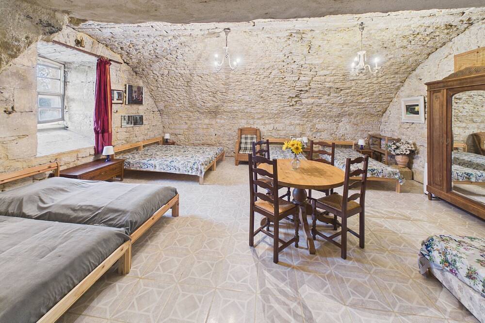 Grande maison pour 9 entre nature et patrimoine in Fanlac, Périgord Noir