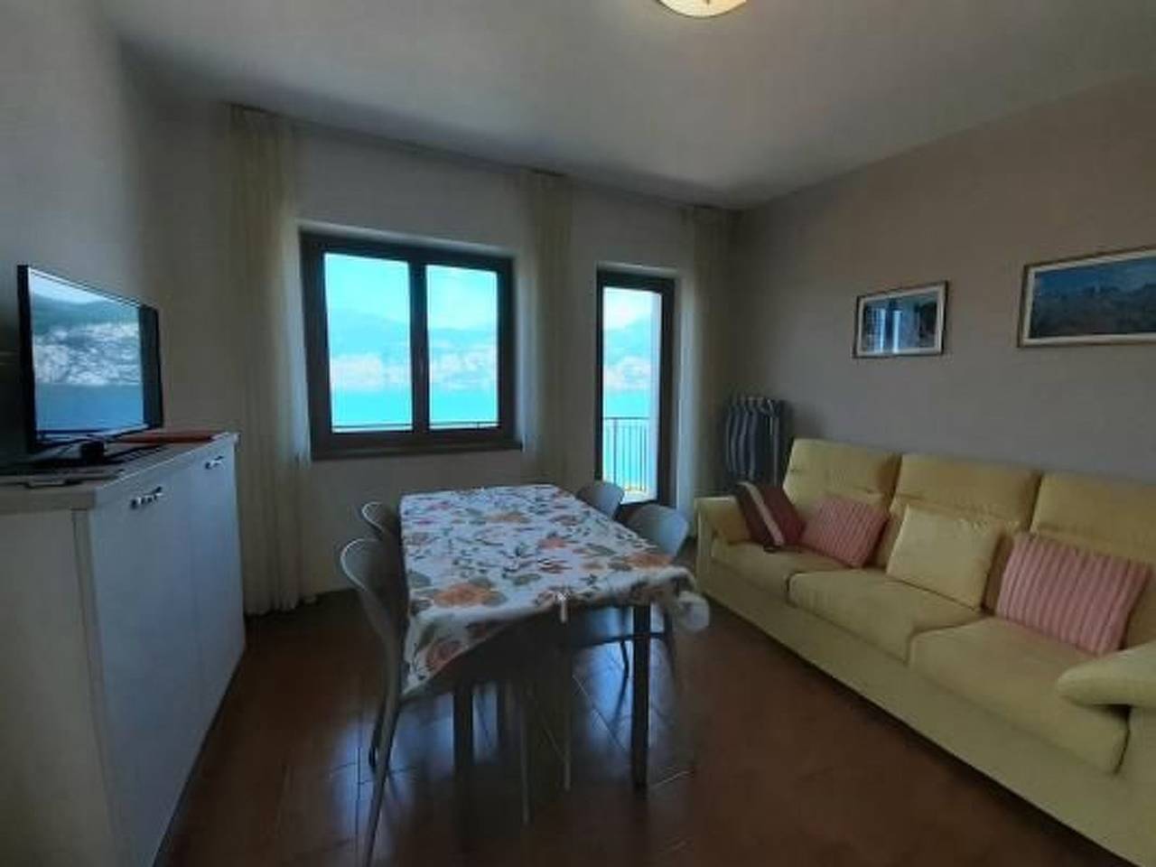 Appartement entier, Zwei-Zimmer-Wohnung mit Balkon und herrlichem Seeblick in Malcesine, Montagnes autour du lac de Garde