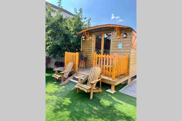 Maison de campagne pour 2 personnes, avec jacuzzi et jardin à Fleury-la-Rivière