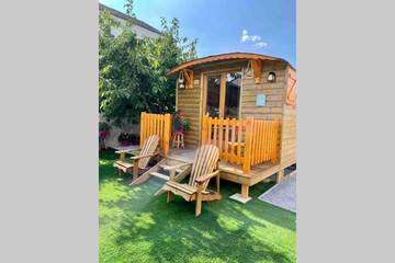 Chalet pour 2 personnes, avec jacuzzi et jardin dans Marne