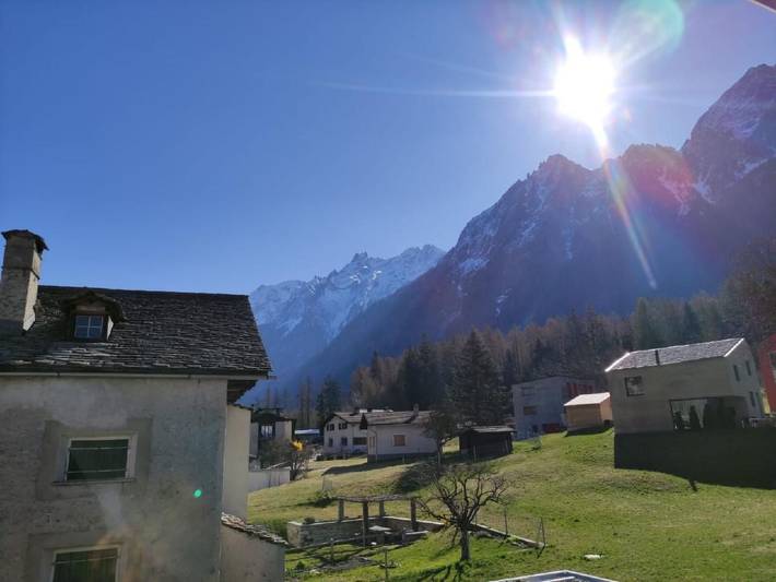 Ferienhaus für 12 Personen, mit Garten und Ausblick in Bregaglia