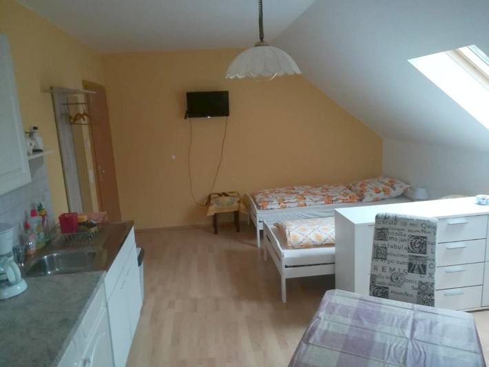 Ferienwohnung für 2 Personen, mit Garten und Seeblick sowie Ausblick in Unterwellenborn - 3