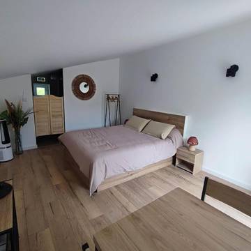 Chambre d’hôte pour 2 personnes, avec piscine et vue ainsi que terrasse et jardin à Rians