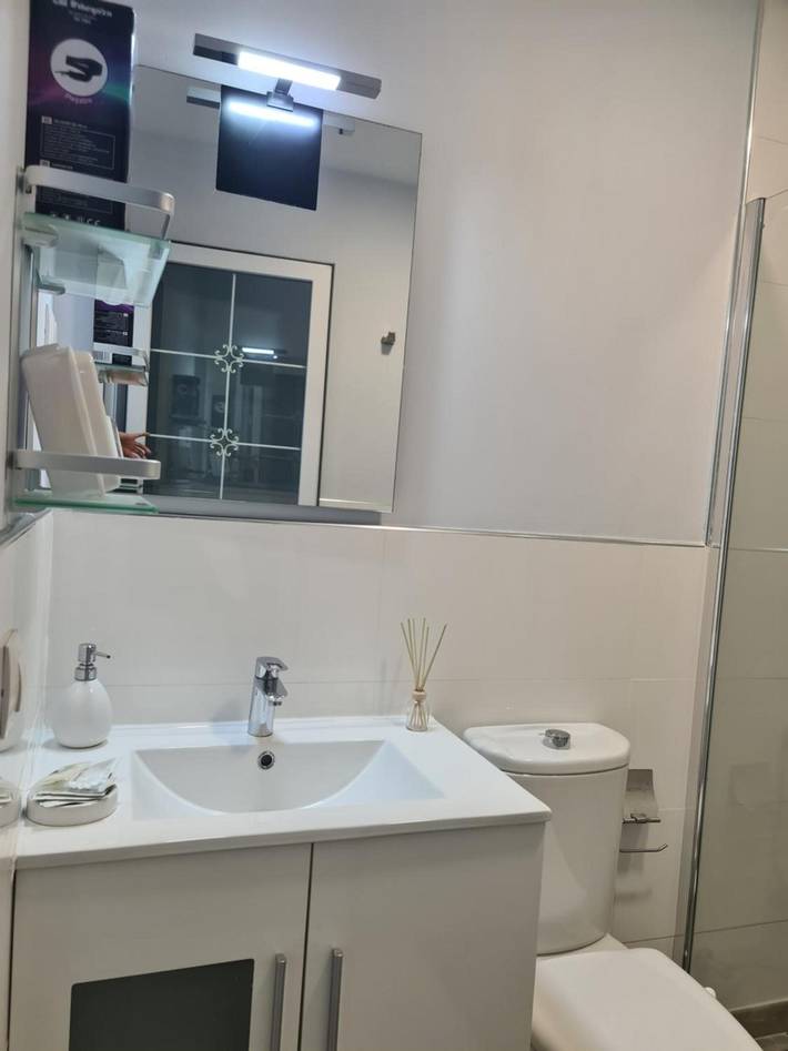 Apartamento entero, Vacaciones 'Casa Paula - 22' con vistas a la montaña, piscina compartida y Wi-Fi in Arinaga, Agüimes