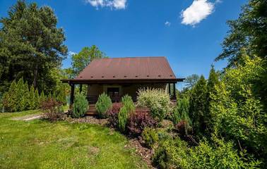 Gîte pour 6 personnes, avec terrasse ainsi que vue et jardin dans Radawa