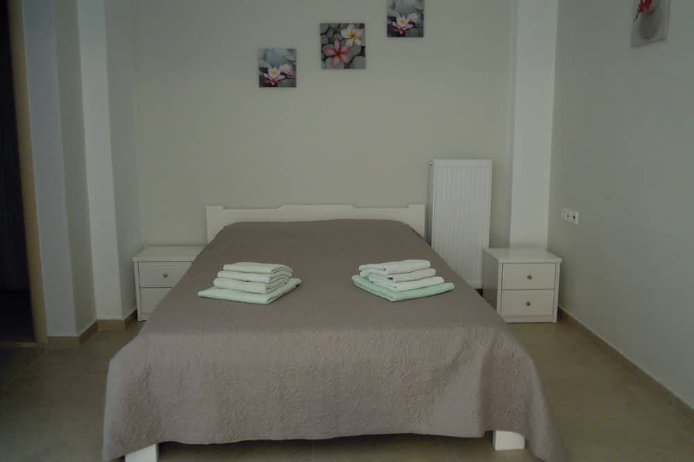 Ganze Wohnung, Apartment 70 m2 to 4persons, washing machine, swimming pool, private parking  in Kamilari, Iraklio-Heraklion und Umgebung