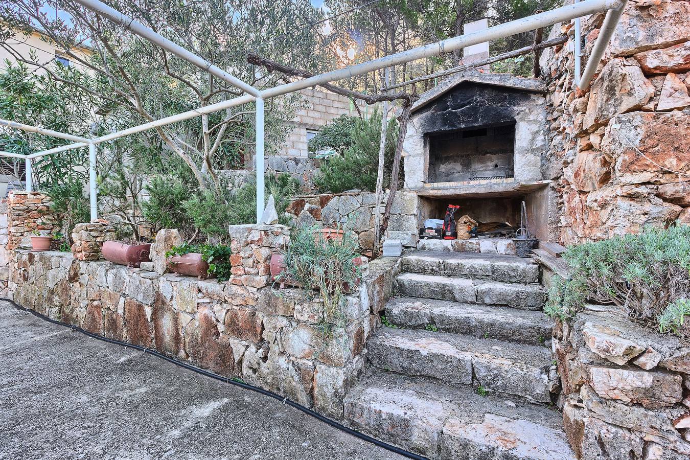 Ganze Wohnung, 2-Zimmer-Ferienwohnung am Strand Basina, Hvar A-5699-c in Vrboska, Hvar