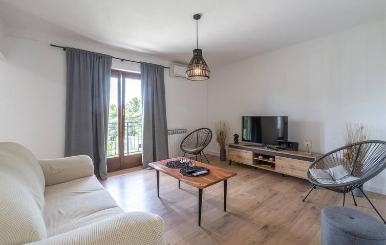 Ganze Ferienwohnung, Gemütliche 2-Zimmer-Wohnung mit Terrasse, in Strandnähe und mit guter Infrastruktur in Poreč, Grad Poreč