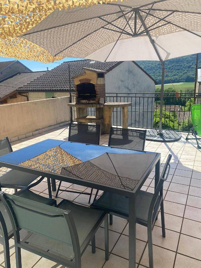 Location de vacances pour 8 personnes, avec Balcon ainsi que Terrasse et Vue dans Val Suran - 2