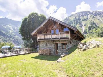 Gîte pour 12 personnes, avec jardin et terrasse à Saint-Colomban-des-Villards