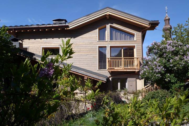 Gîte pour 4 personnes, avec Terrasse ainsi que Jardin et Sauna à Bozel