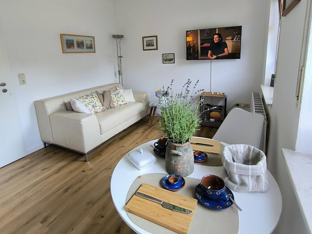 Ganze Ferienwohnung, Ferienwohnung Emler - Appartement/Fewo, Dusche, Wc, 1 Schlafraum in Aurich, Nordseeküste