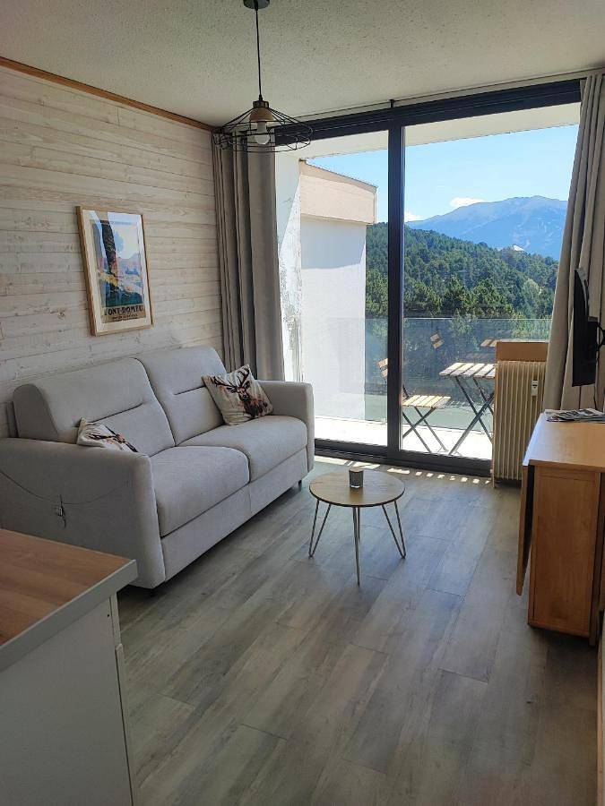 Gîte pour 4 personnes, avec balcon et vue à Égat - 2