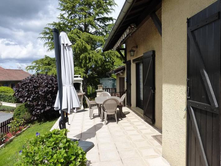 Gîte pour 4 personnes, avec Terrasse et Jardin à Sain-Bel