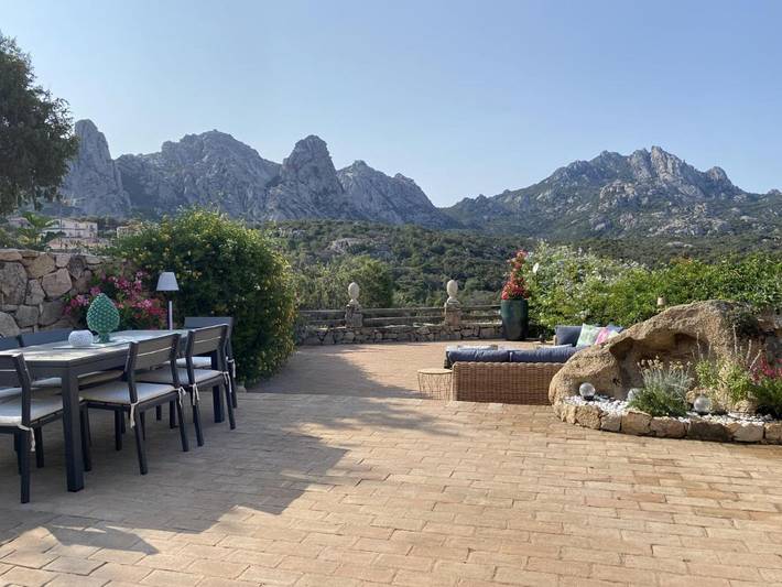 Villa per 4 persone, con Terrazza e Giardino a San Pantaleo