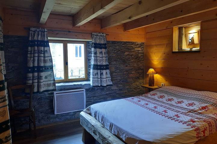 Location de vacances pour 10 personnes, avec terrasse et jardin, animaux acceptés à Antignac - 3