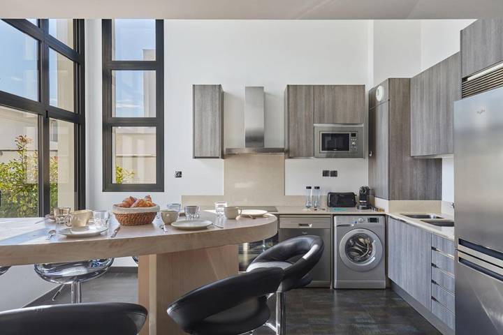 Villa pour 8 personnes, avec terrasse ainsi que piscine et jardin, animaux acceptés à Anglet - 4