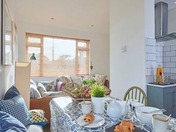 Holiday Rental for 8 People in Widemouth Bay, Cornwall, Photo 2