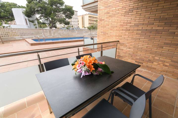Ferienwohnung für 4 Personen, mit Terrasse und Pool in Roses