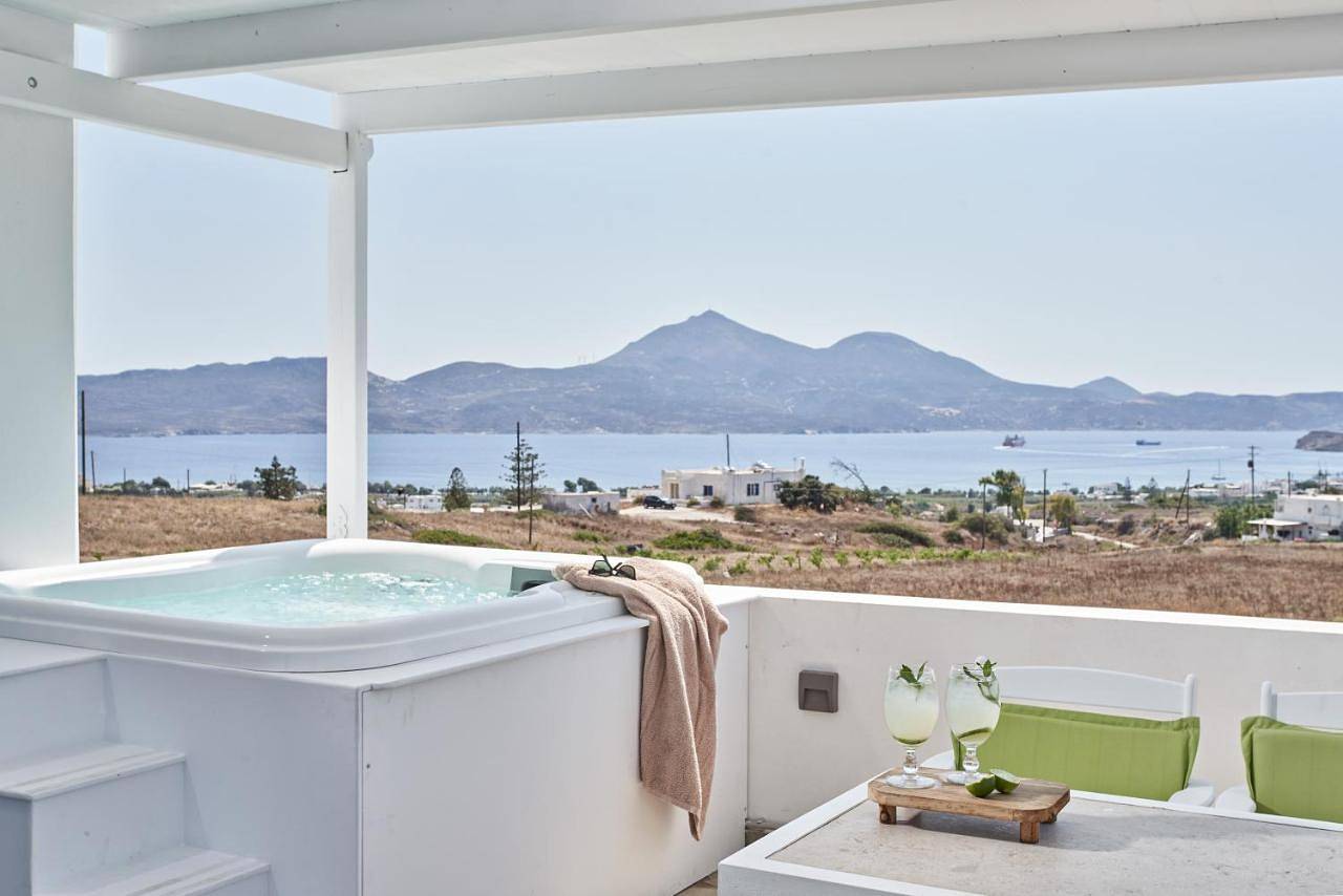 Glarakia Studios in Milos