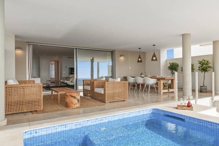 Gîte pour 4 personnes, avec piscine ainsi que vue sur l’océan et terrasse à Marbella - 4