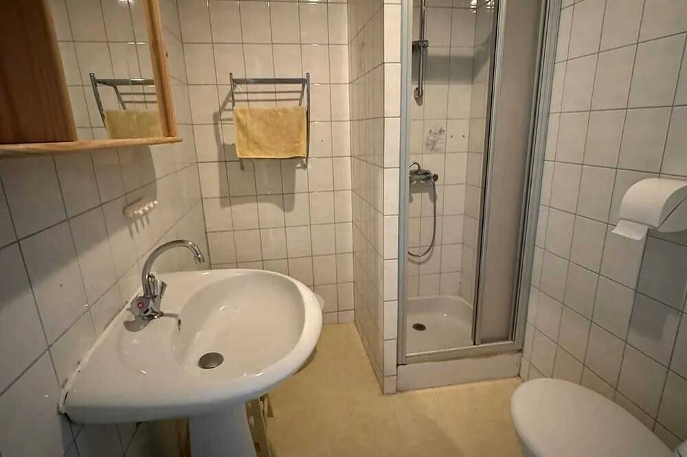 Entire apartment, Homerez - Studio - Néris-les-Bains in Néris-les-Bains, Montluçon region