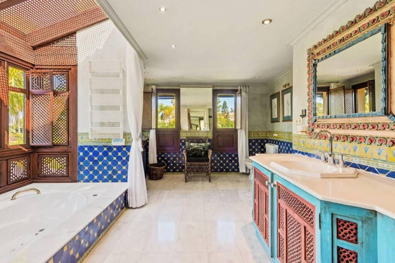 Grand Marbella Estate with tropical gardens in Marbella West, Marbella