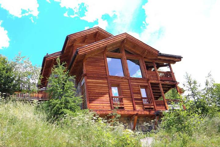 Chalet pour 14 personnes, avec Jacuzzi et Terrasse ainsi que Jardin et Sauna dans Vars (station de ski)