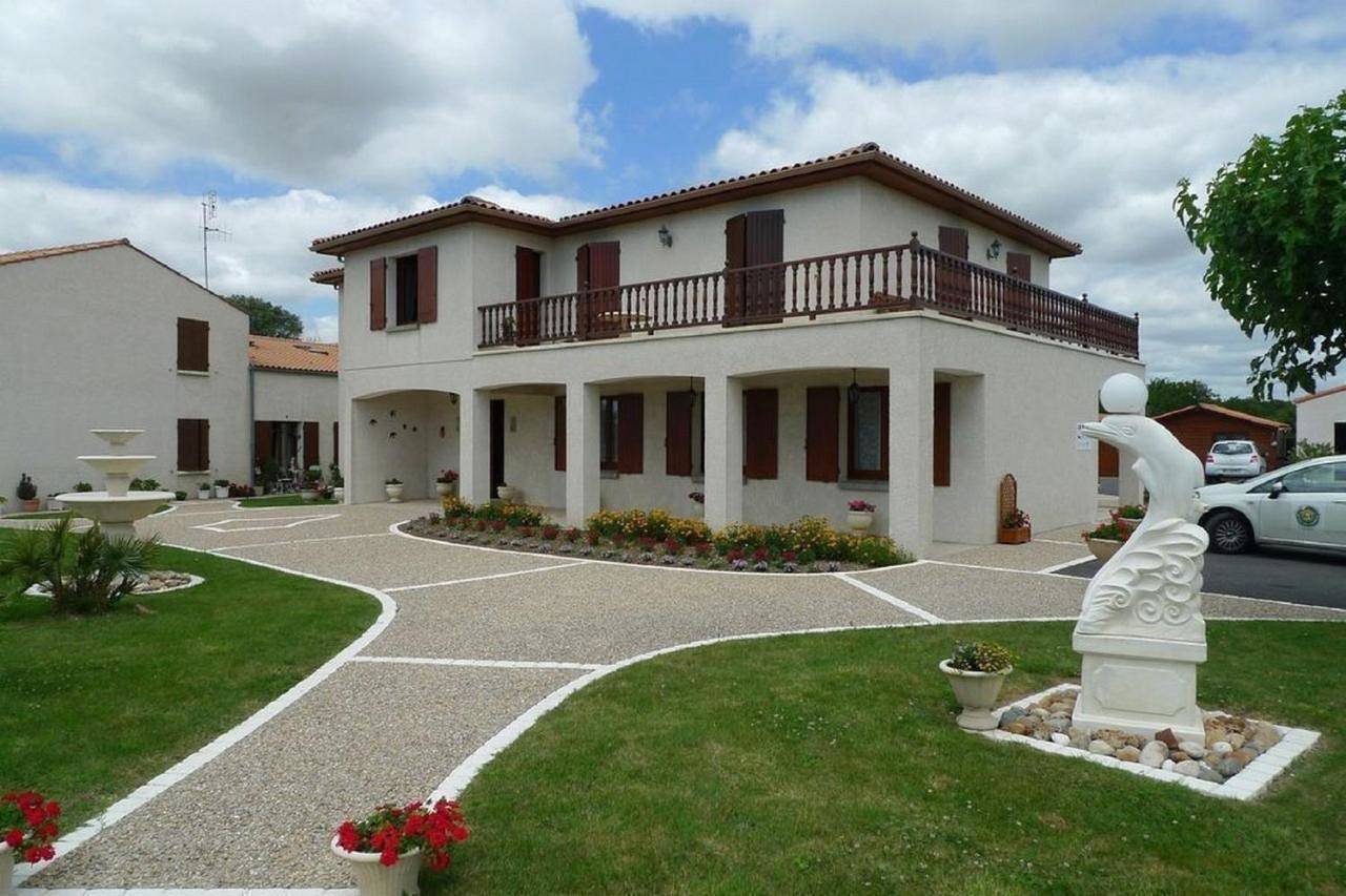 Double Room in Cozes, Région de Saintes