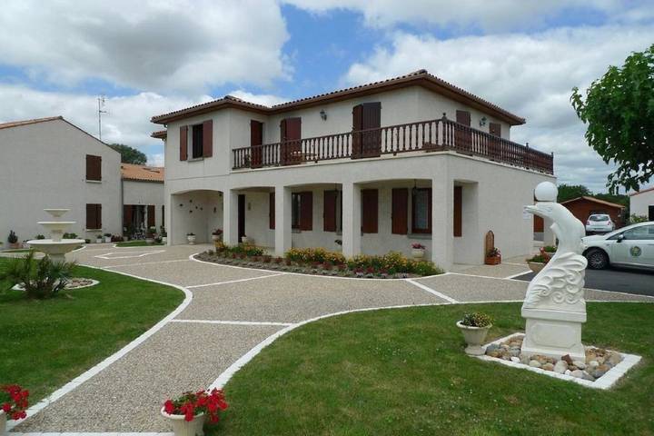 Chambre d’hôte pour 4 personnes, avec terrasse et jardin à Cozes