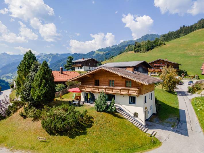 Ferienhaus für 12 Personen, mit Balkon und Terrasse sowie Garten und Sauna