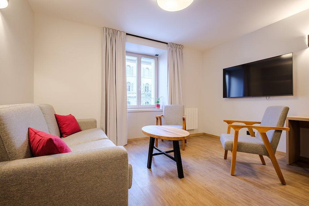 Ganze Wohnung, T2 confortable au cœur de Lons in Lons-le-Saunier, Jura