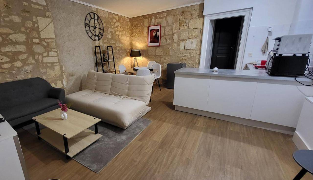 Appartement entier, Two-Bedroom Apartment in Saint-André-de-Cubzac, Région de Blaye