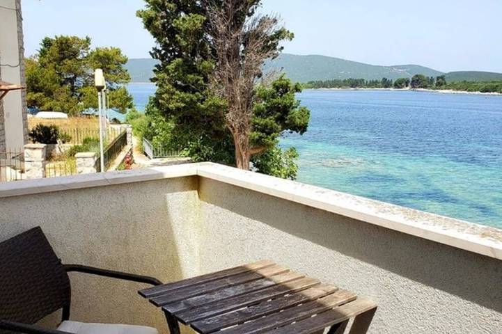 Ferienwohnung für 2 Personen, mit Terrasse in Ilovik