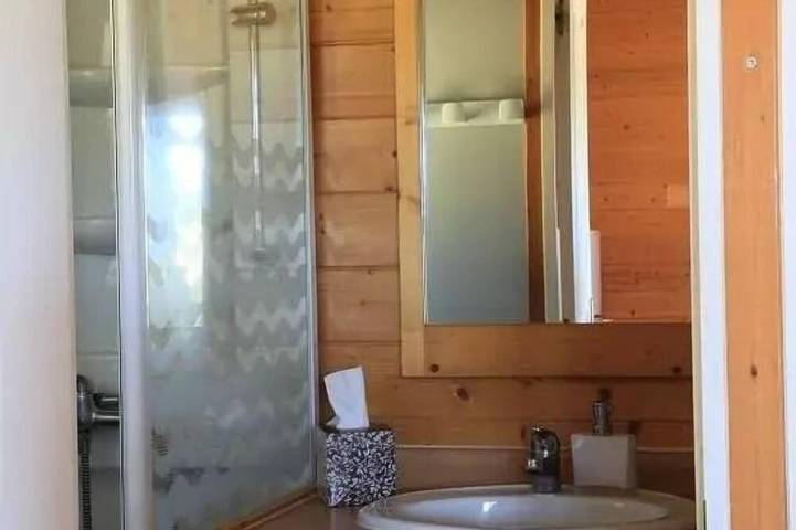 Gîte pour 5 personnes, avec piscine et terrasse à Chastanier - 4