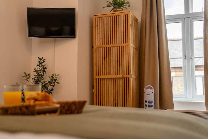 Entire apartment, Enjoy a \"boho Style\" Serviced Apartment Located in the Heart of Cambridge! in Cambridge, Cambridgeshire