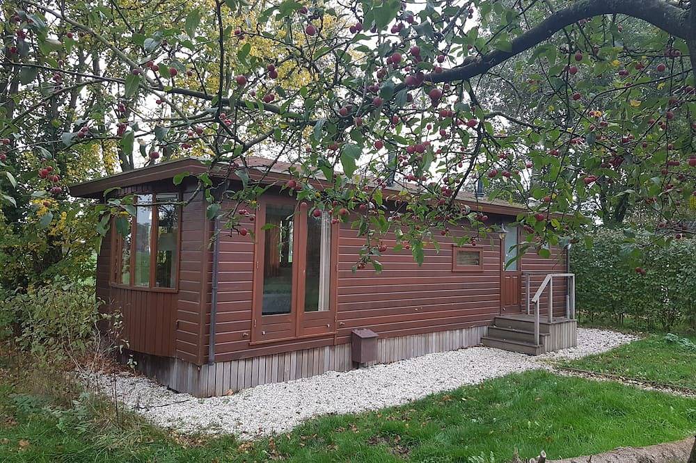 Simple Chalet on Natural Farm near Natural Parks - 1hr from Amsterdam in Hoge Veluwe