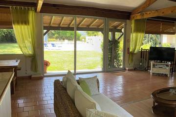 Location de vacances pour 6 personnes, avec jardin à Monclar