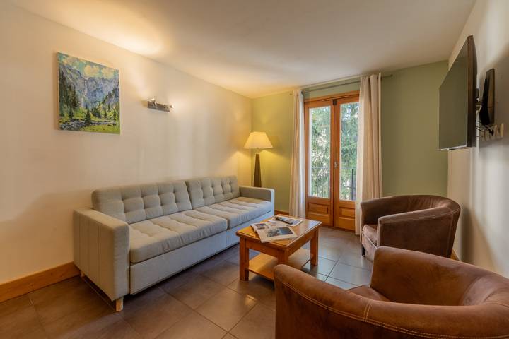 Gîte pour 4 personnes, avec sauna ainsi que piscine et balcon à Vallorcine