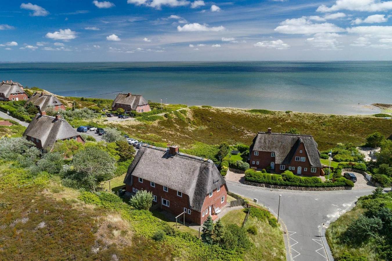Schönes Reetdachhaus für 6 Pers. mit Meerblick, Garten, Wlan, Haustiere erlaubt. in List (Sylt), Sylt