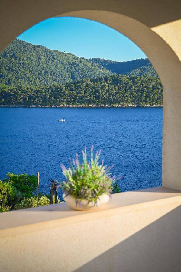 Ferienhaus für 6 Personen, mit Balkon und Ausblick sowie Pool - 1