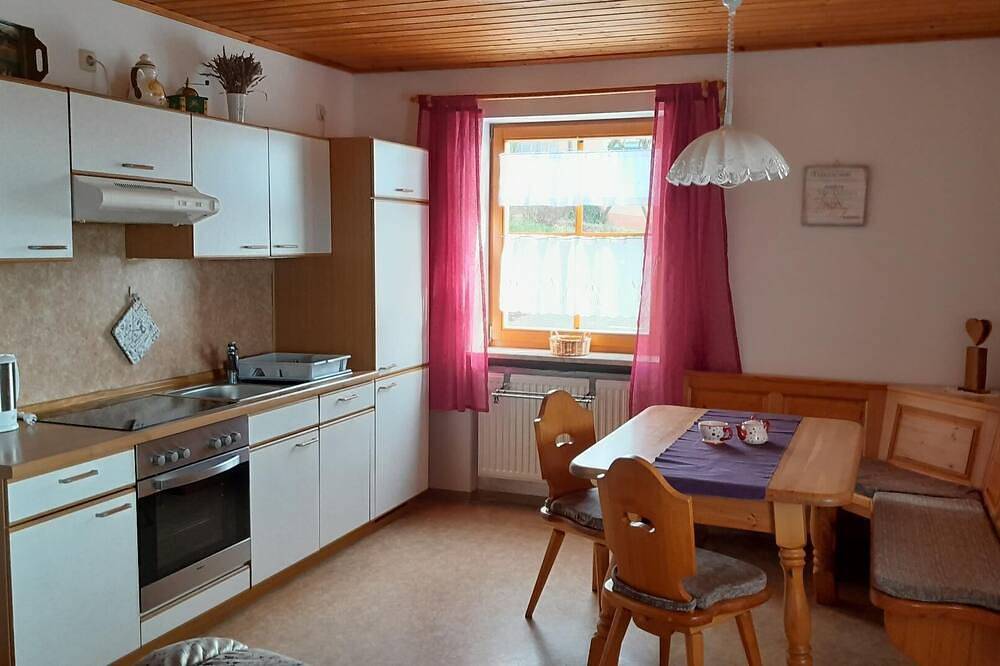 Ganze Wohnung, Idyllisches ebenerdiges Wohnen in ländlicher Lage am Bauernhof in Treffelstein, Ostbayern