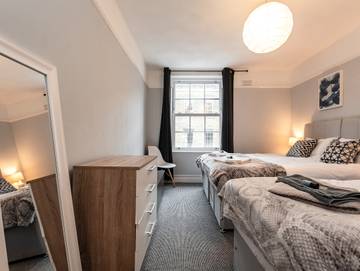 Holiday Rental for 5 People in Portsmouth, South East England, Photo 4